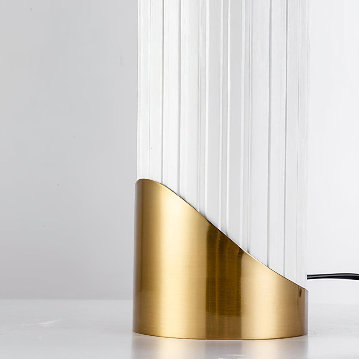 Velisine lámpara de mesa contemporánea de vidrio