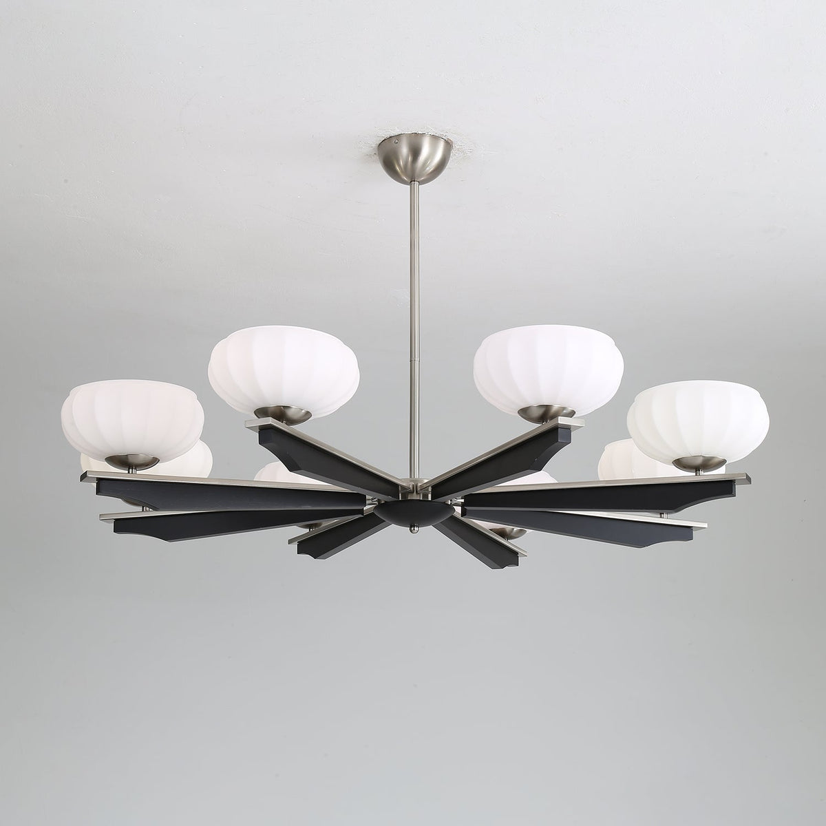 Uzoror lámpara de araña tradicional elegancia vintage madera