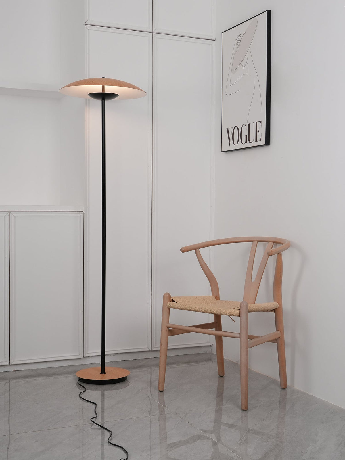 Ferinira lámpara de pie minimalista de aluminio