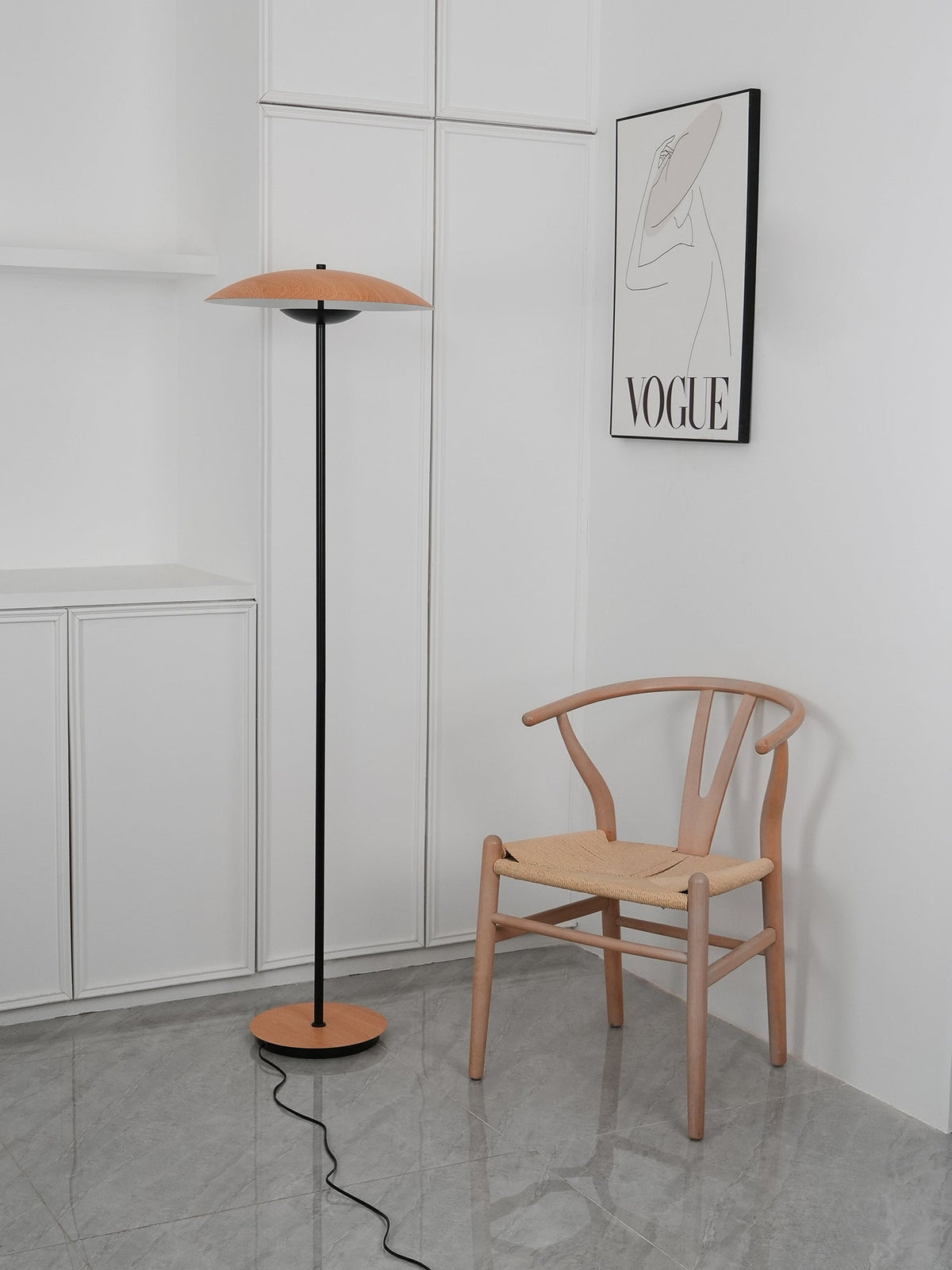 Ferinira lámpara de pie minimalista de aluminio