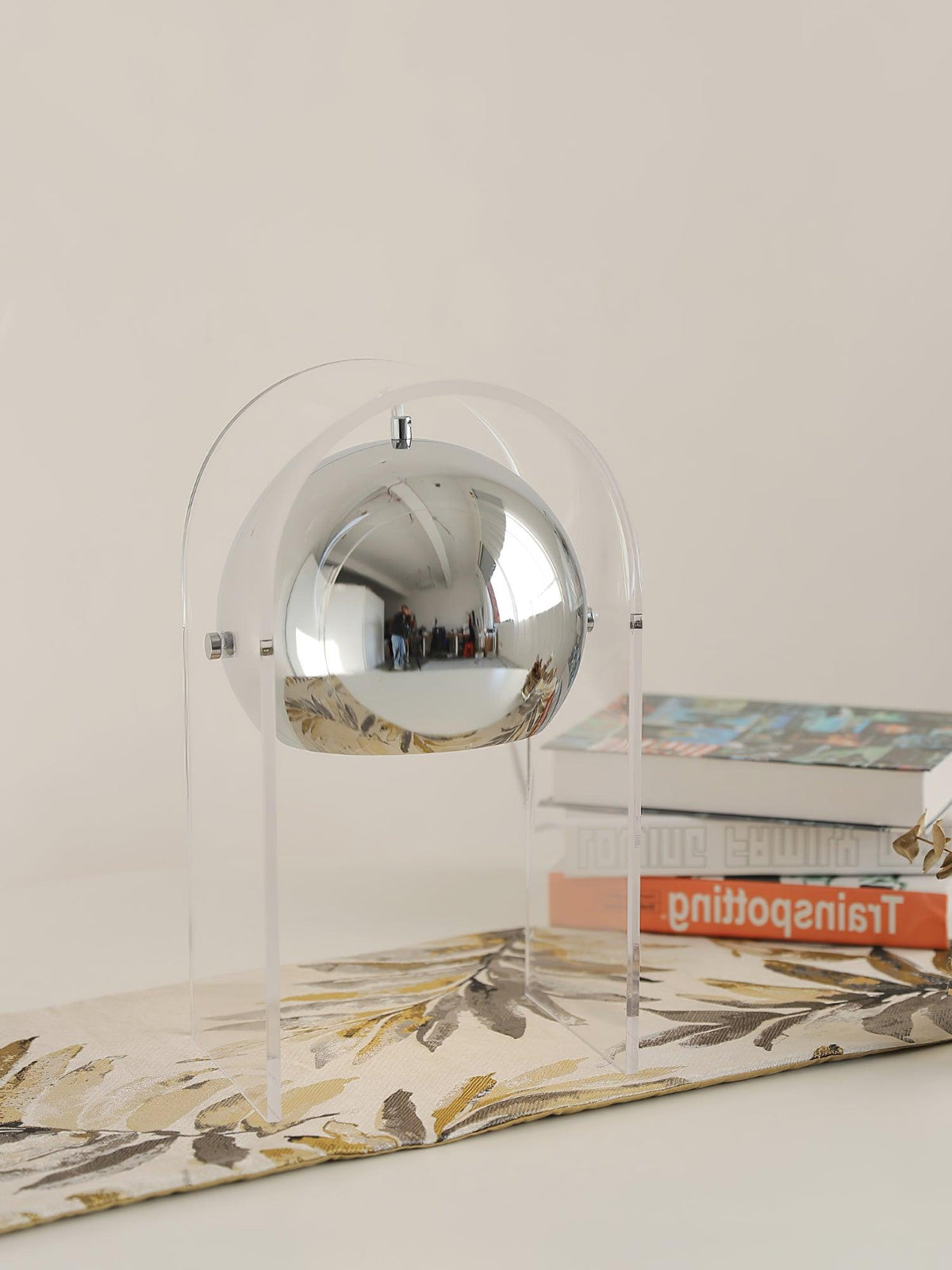 Tynza lámpara de mesa de acero futurista