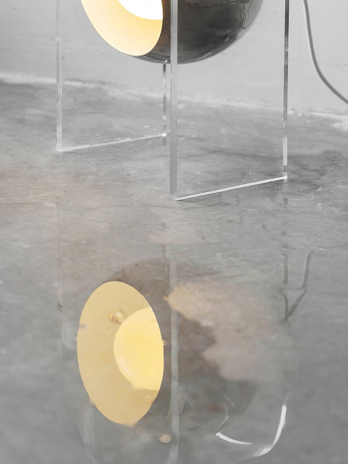 Tynza lámpara de mesa de acero futurista