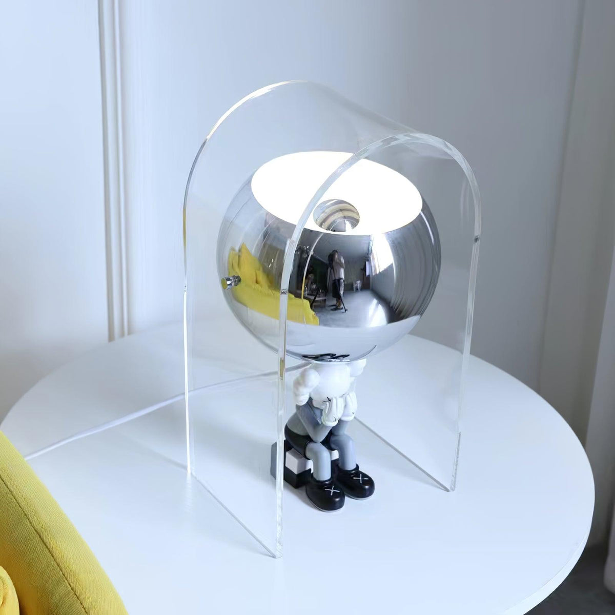 Tynza lámpara de mesa de acero futurista