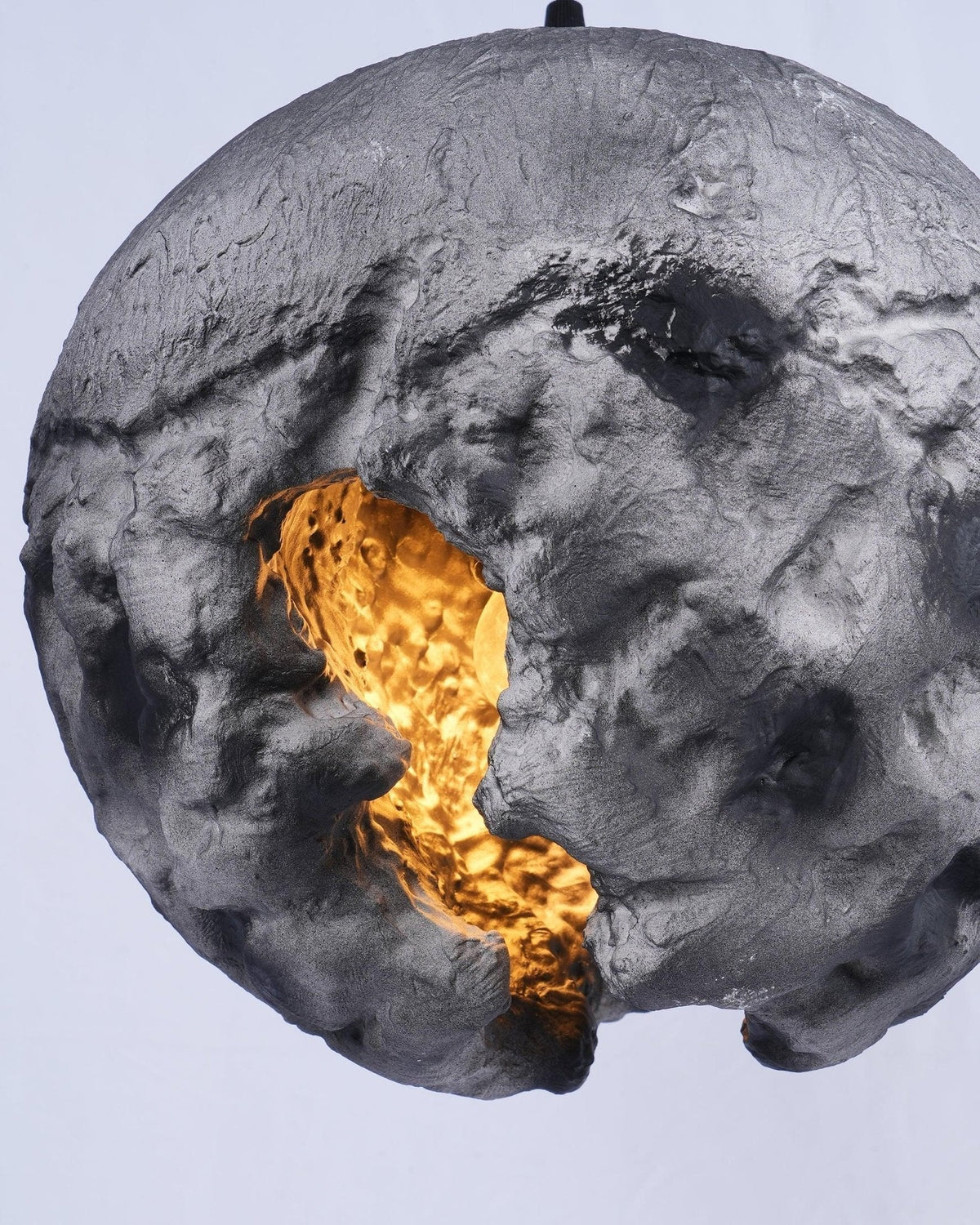 Ilphaara lámpara colgante Irregular Planet de plástico