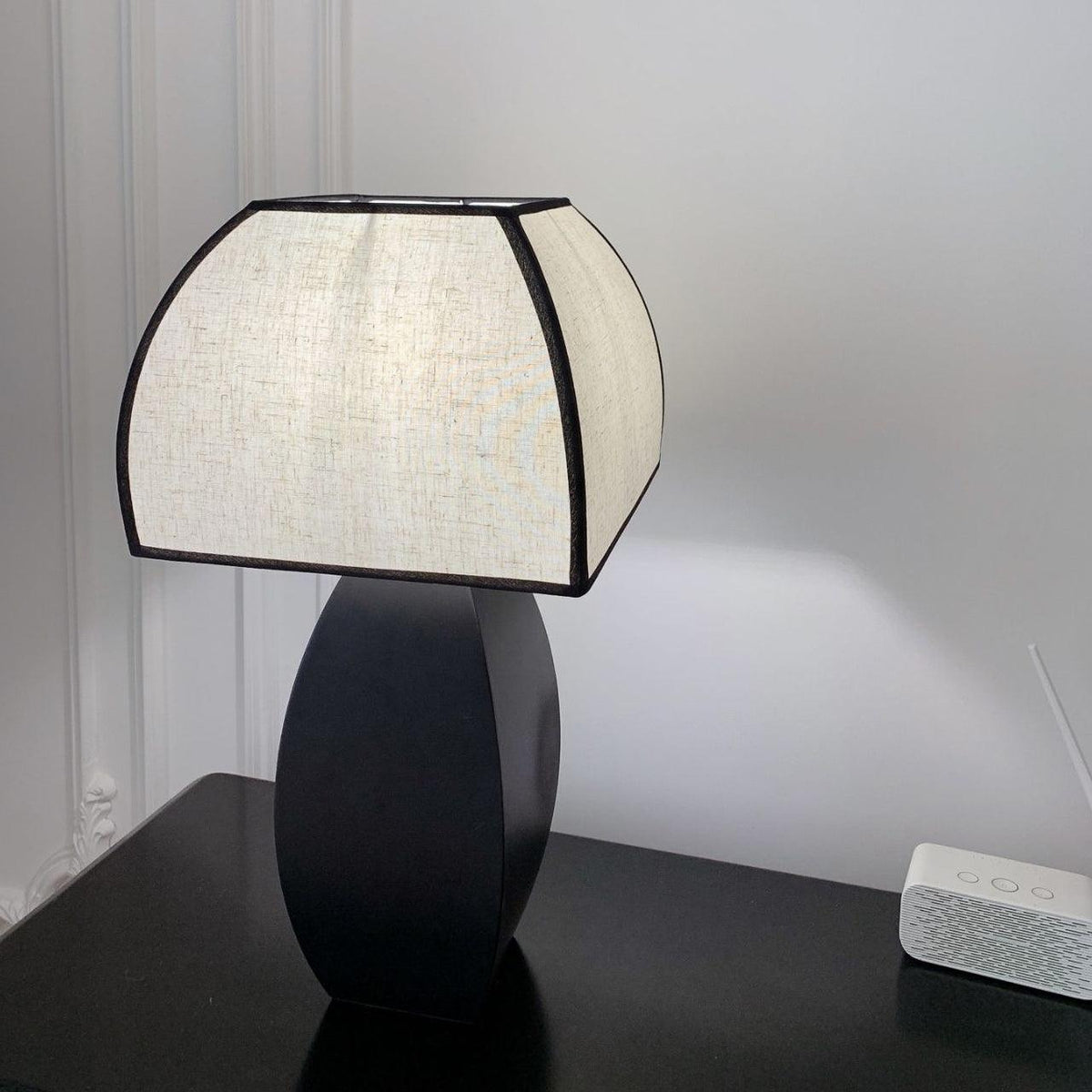 Alux lámpara de mesa minimalista de tejido