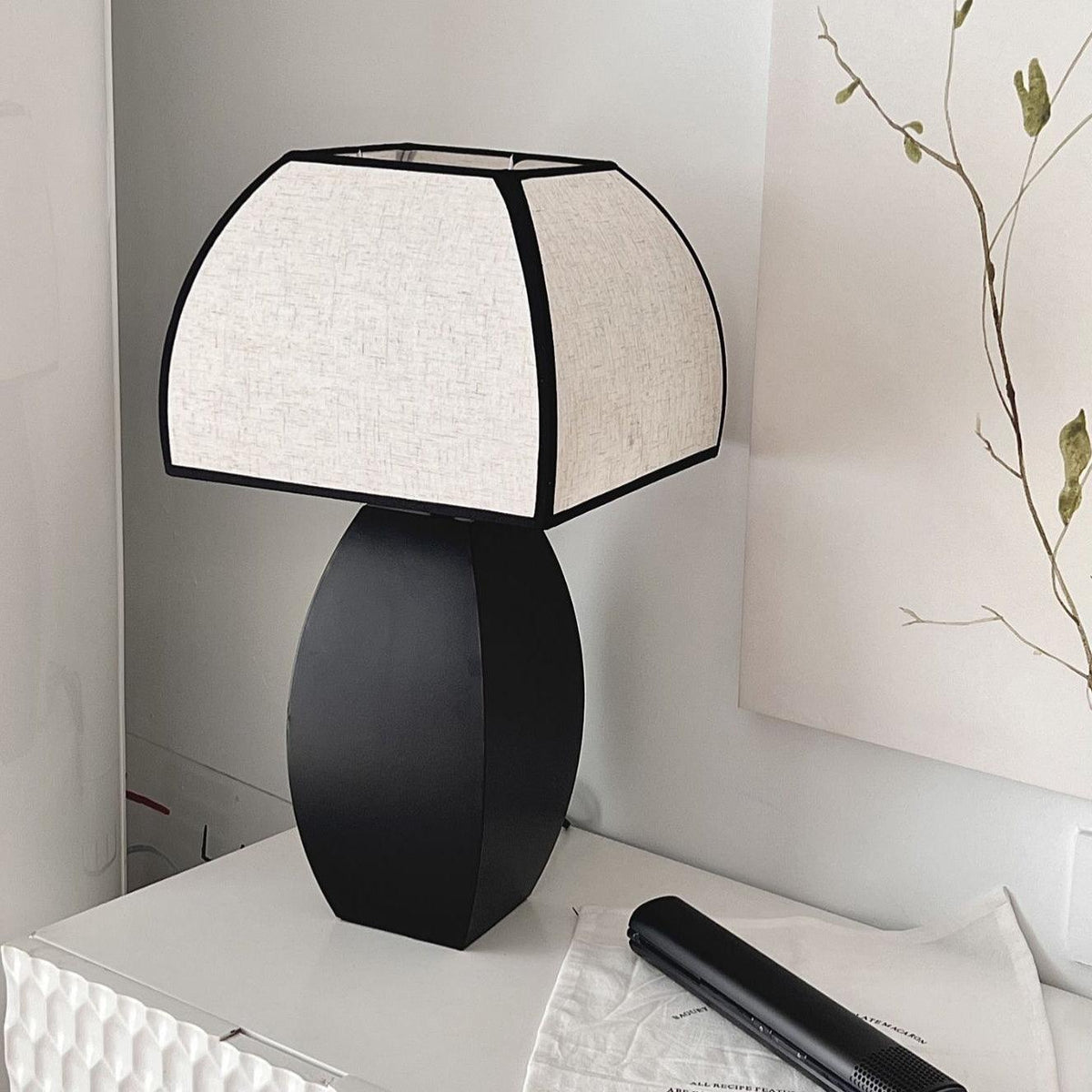 Alux lámpara de mesa minimalista de tejido