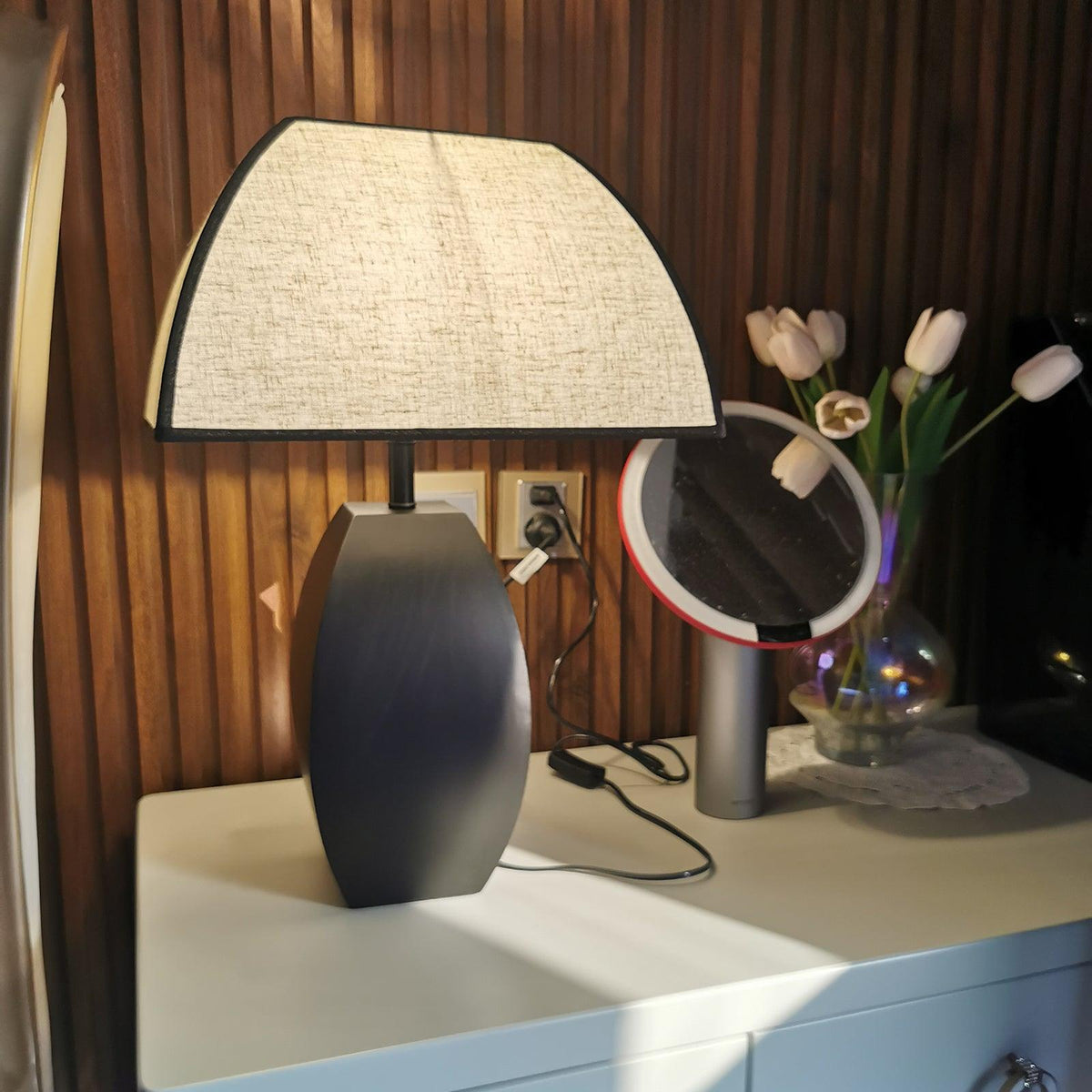 Alux lámpara de mesa minimalista de tejido