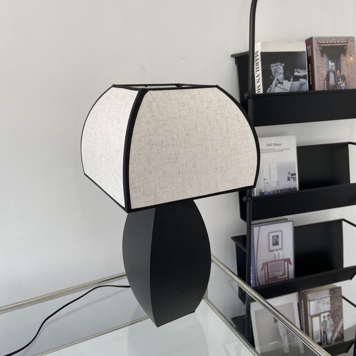 Alux lámpara de mesa minimalista de tejido