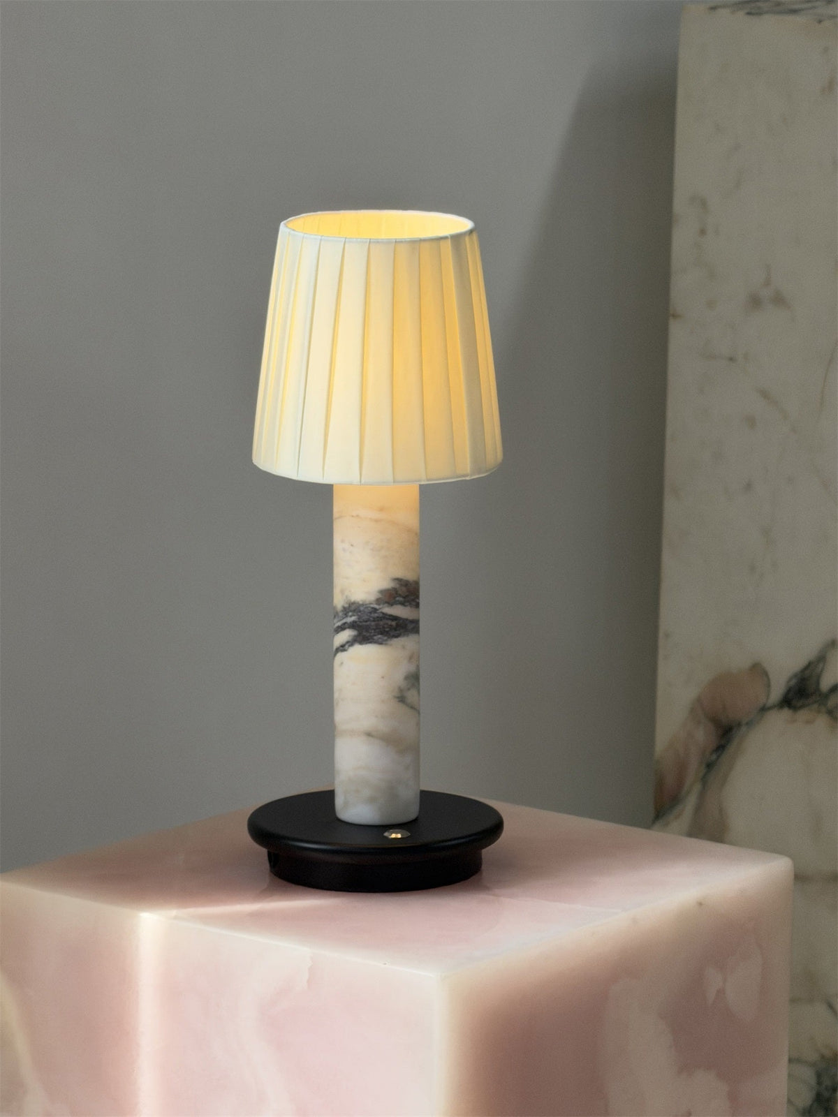 Viraerira lámpara de mesa