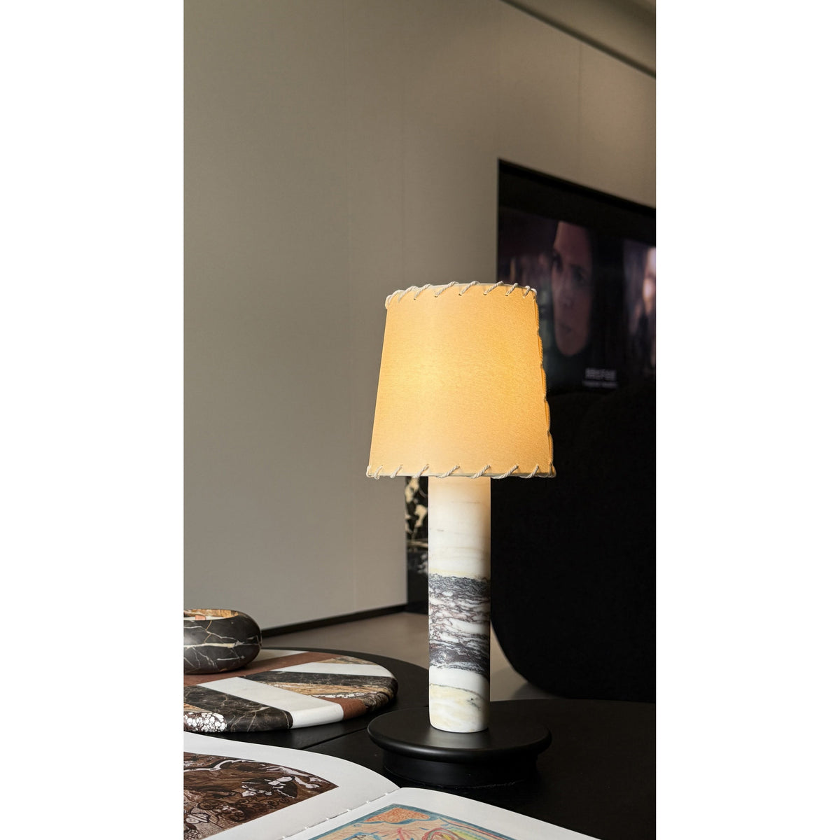 Viraerira lámpara de mesa