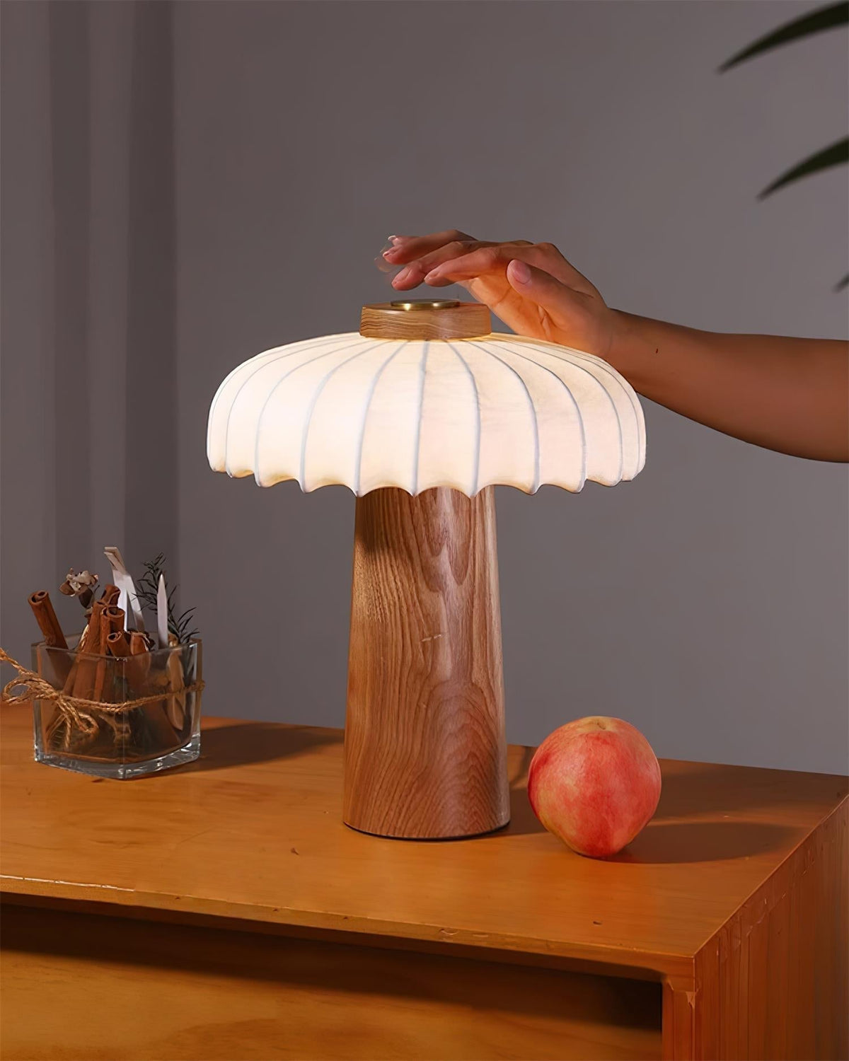 Teriarielle lámpara de mesa
