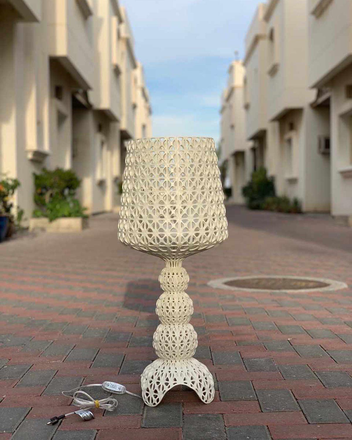 Lilah lámpara de mesa de acrílico de lujo