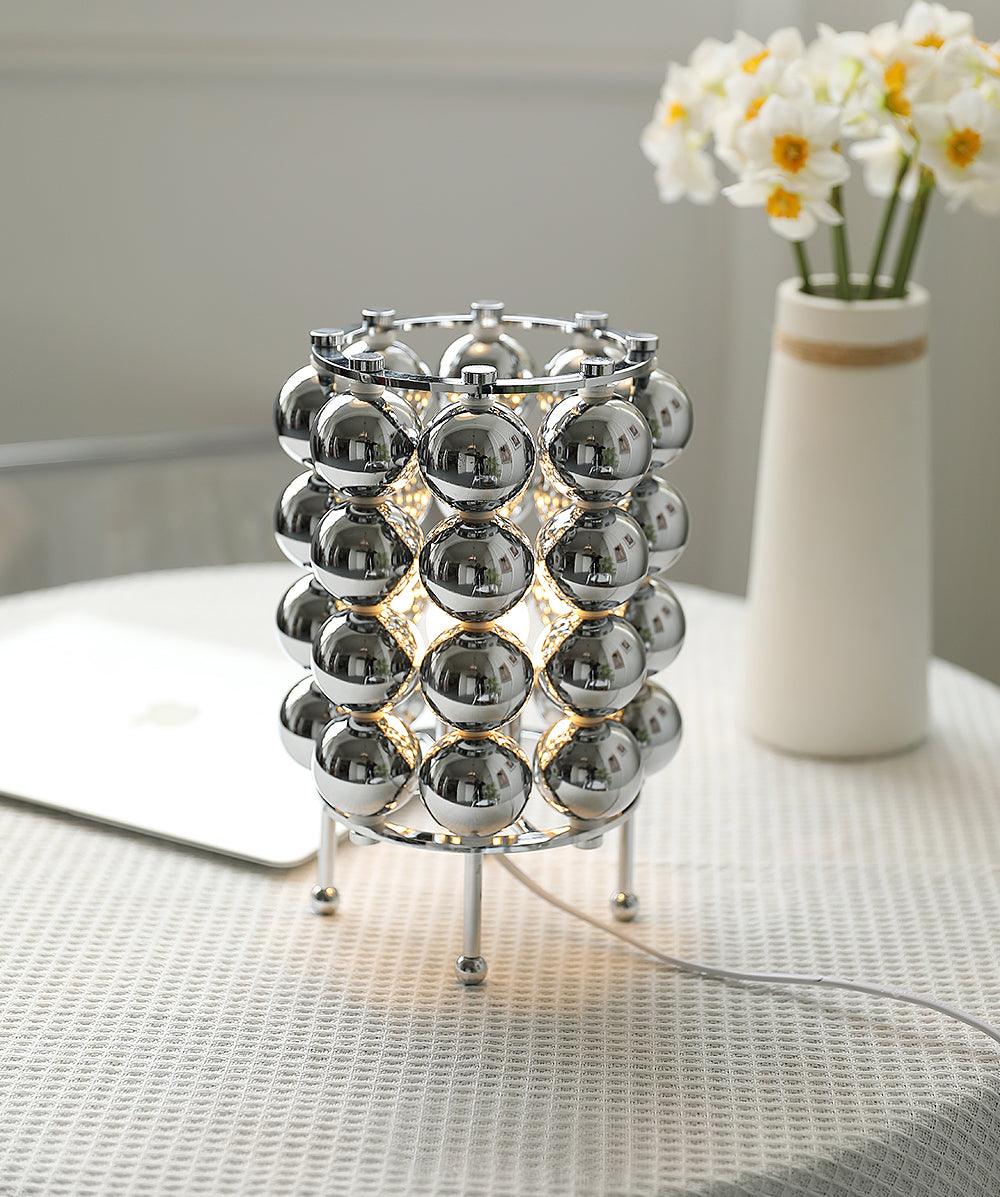 Lirra lámpara de mesa de acero futurista