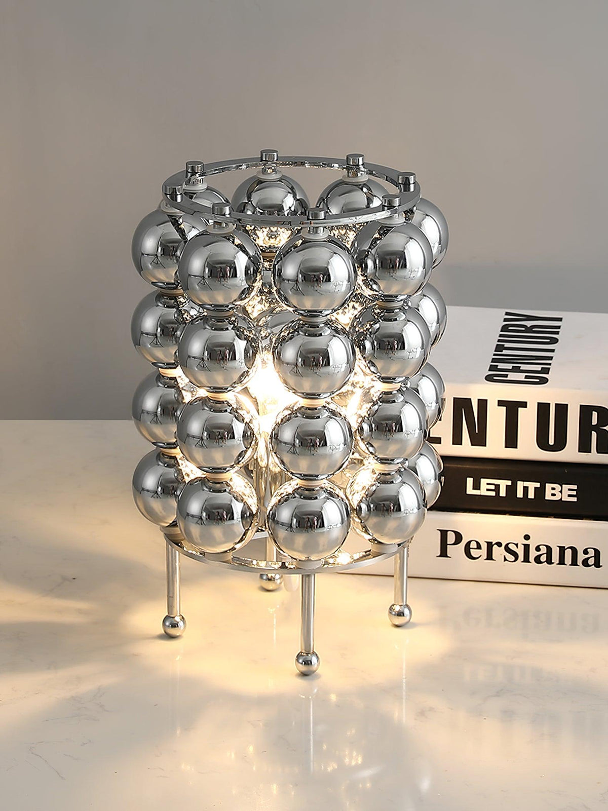 Lirra lámpara de mesa de acero futurista