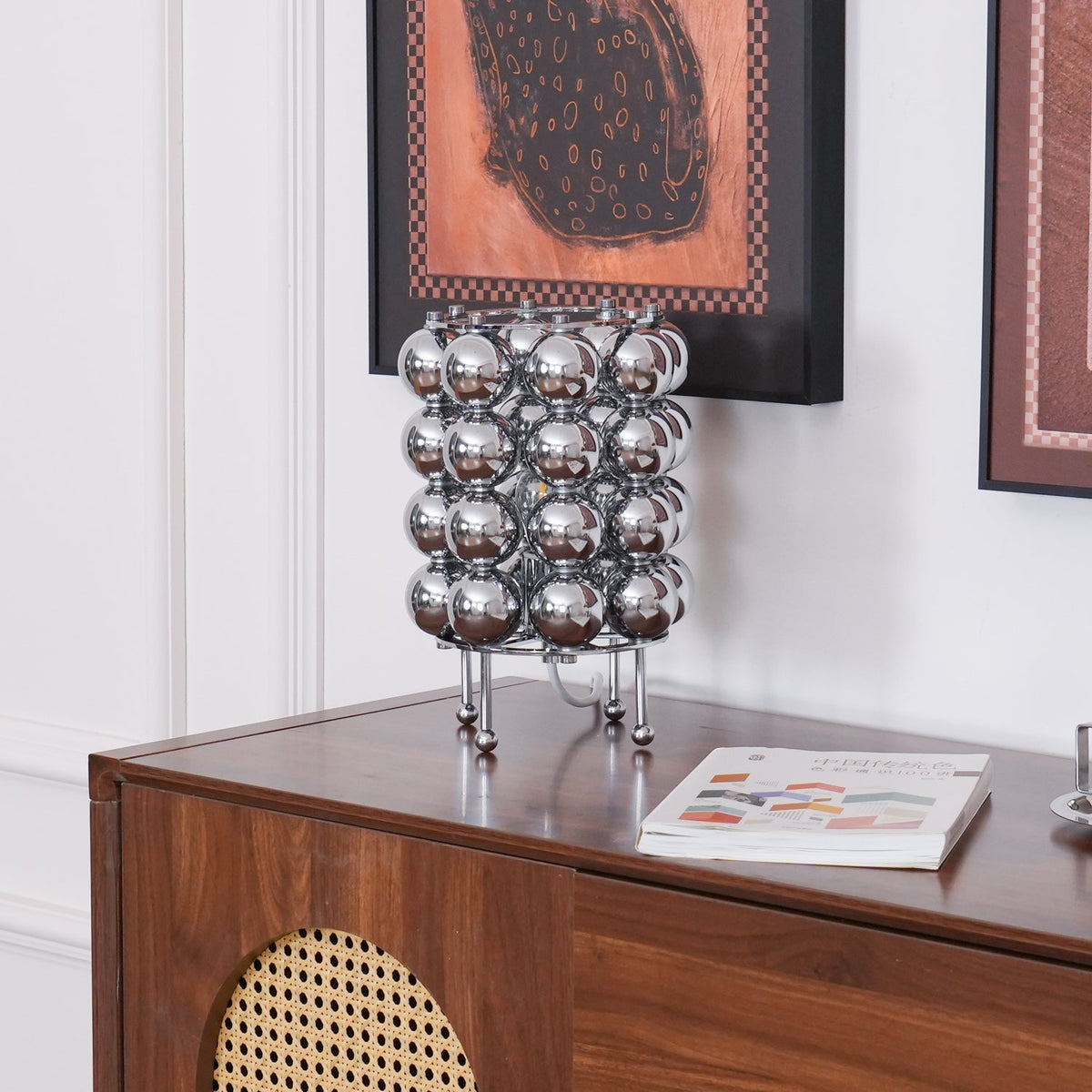 Lirra lámpara de mesa de acero futurista