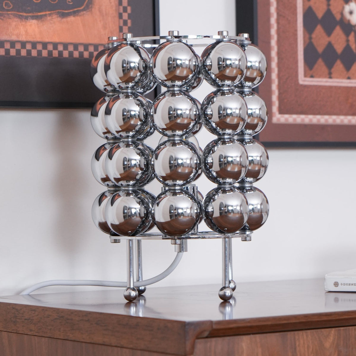 Lirra lámpara de mesa de acero futurista