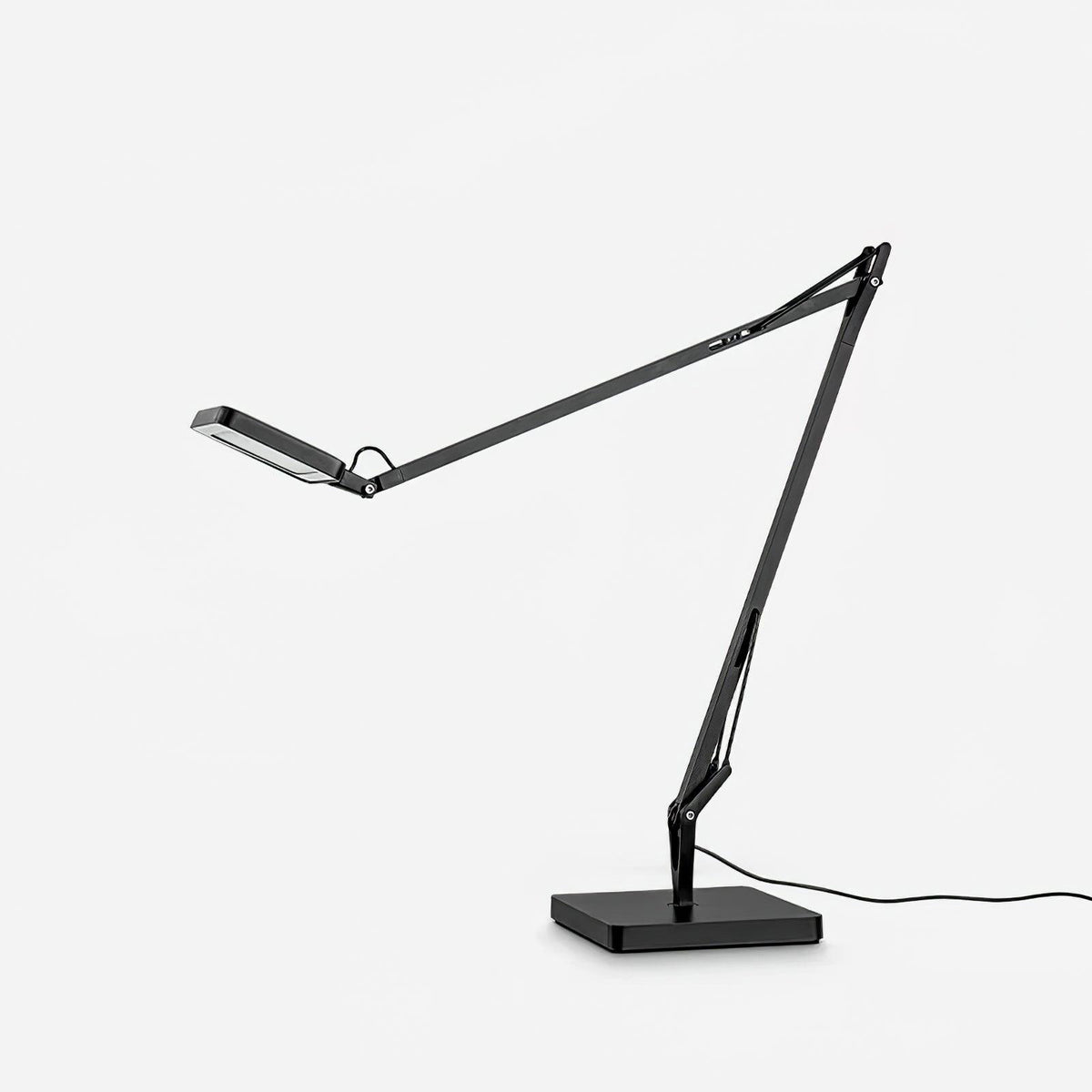 Tevenu lámpara de mesa de aluminio industrial