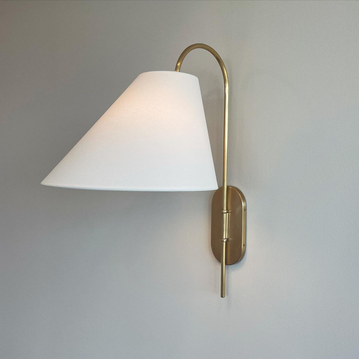 Nyphaiel aplique de pared