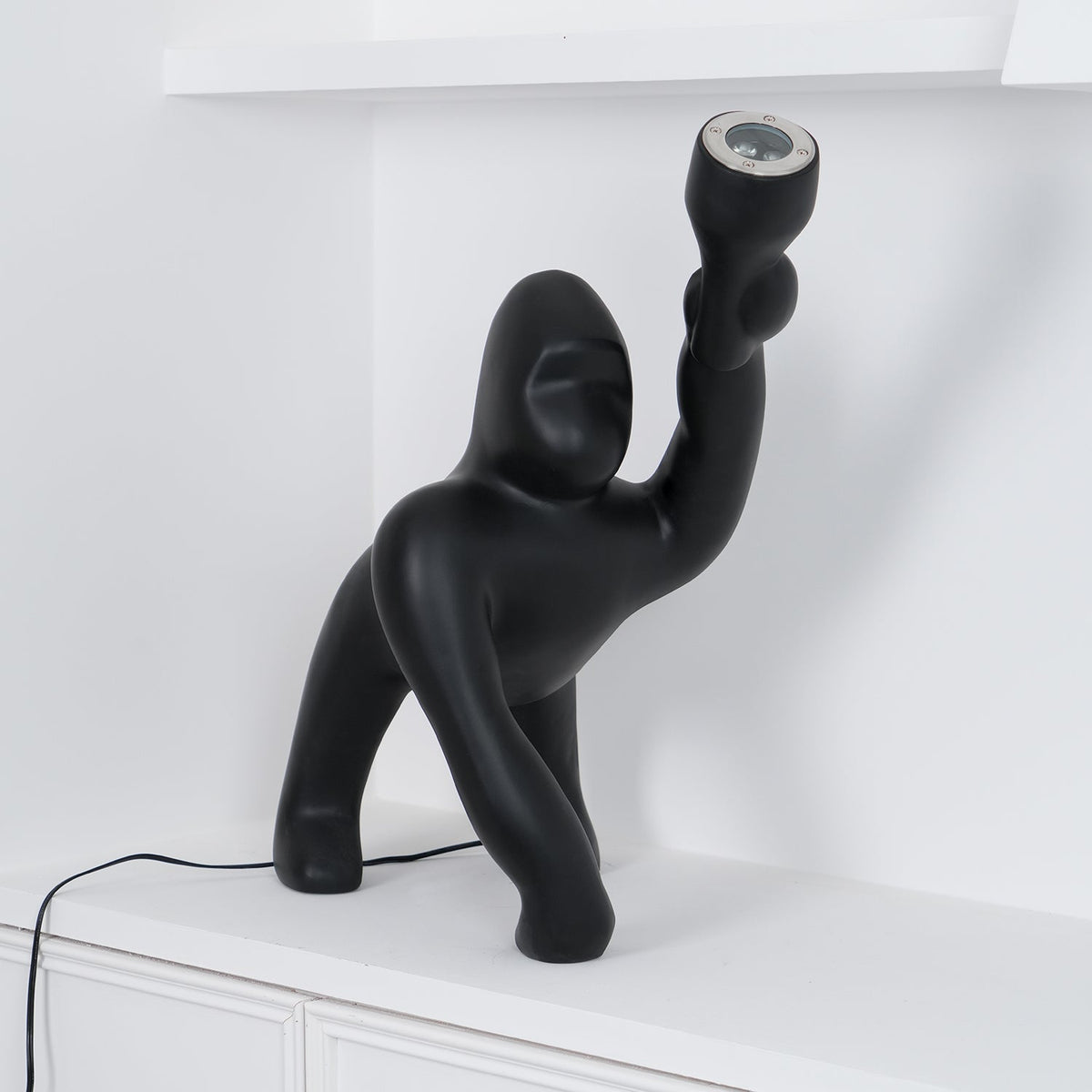 Zasolil lámpara de pie artística de resina Gorilla