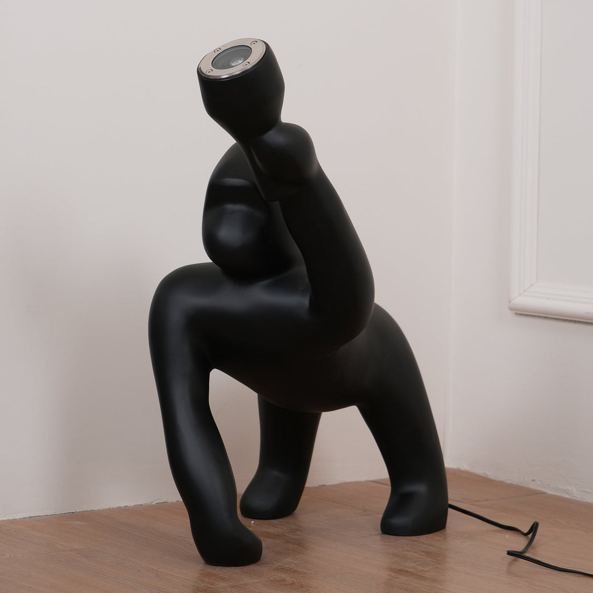 Zasolil lámpara de pie artística de resina Gorilla
