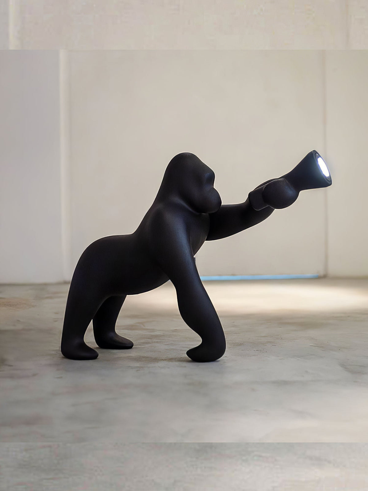 Zasolil lámpara de pie artística de resina Gorilla