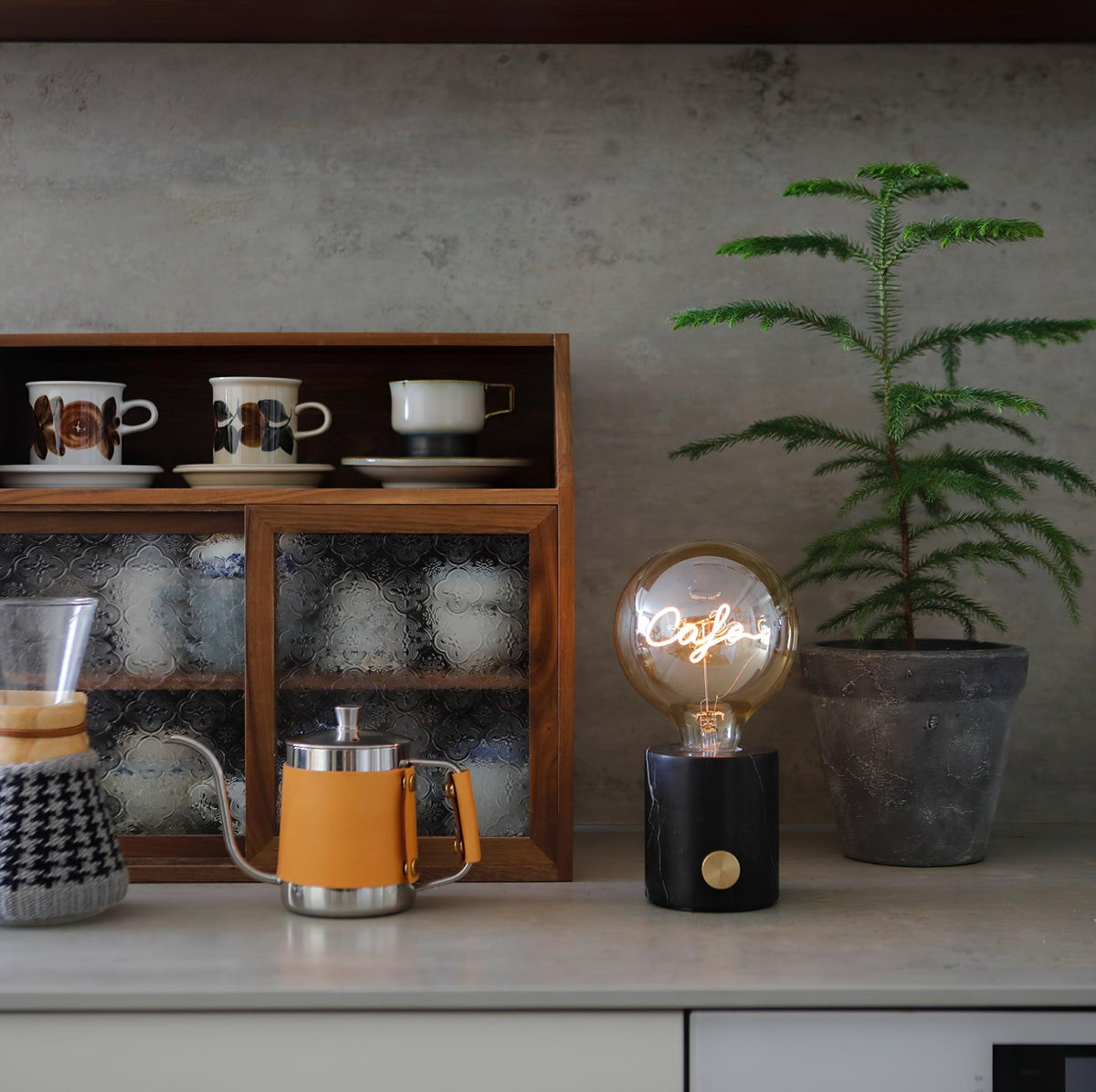 Altheil lámpara de mesa de madera