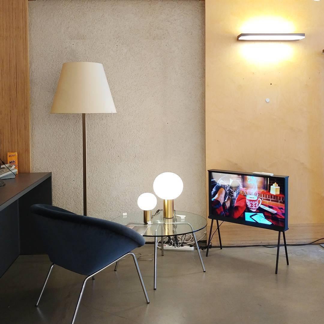 Insken lámpara de mesa clásica de vidrio