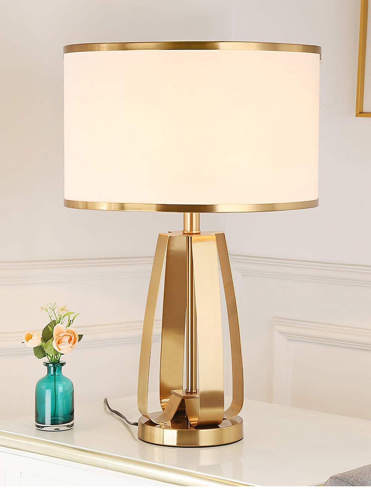 Linorira lámpara de mesa Luxe con tejido