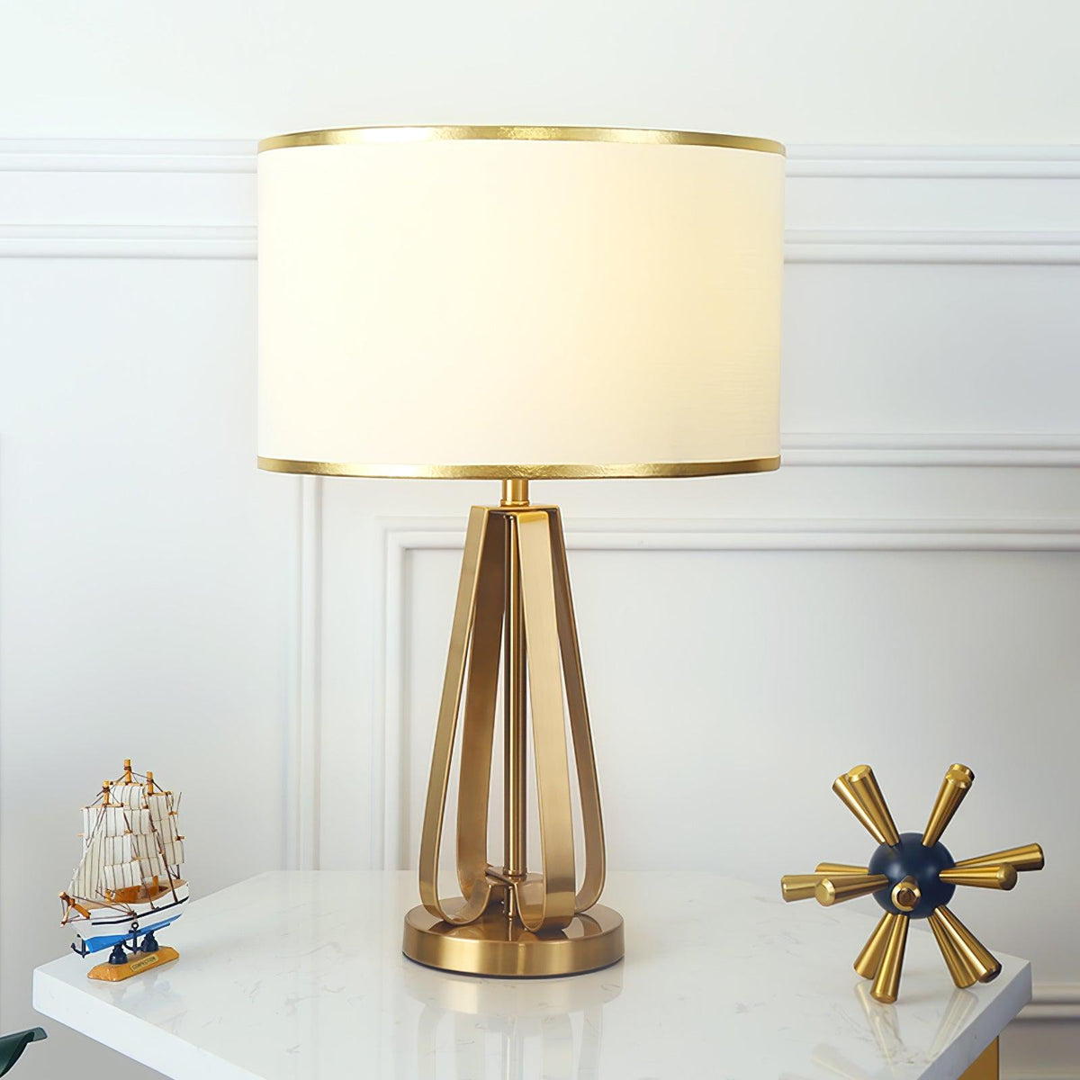 Linorira lámpara de mesa Luxe con tejido