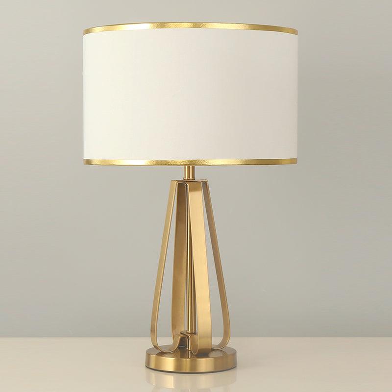 Linorira lámpara de mesa Luxe con tejido