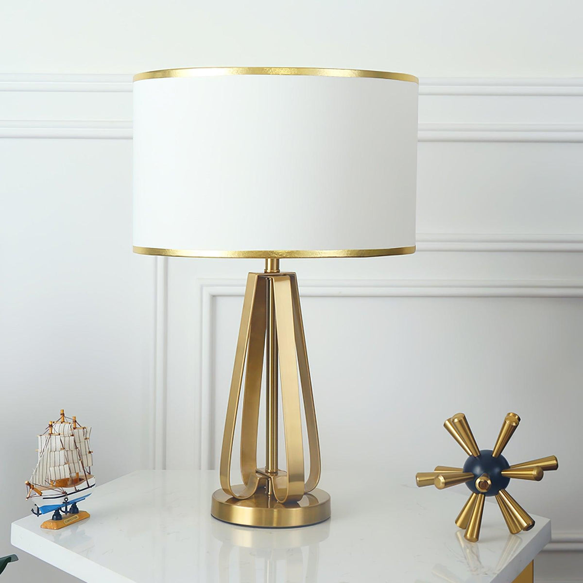 Linorira lámpara de mesa Luxe con tejido