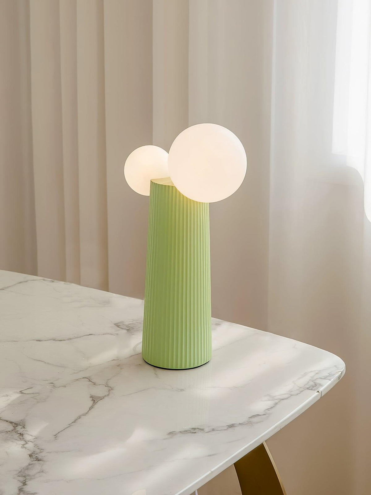 Zenithre lámpara de mesa de resina