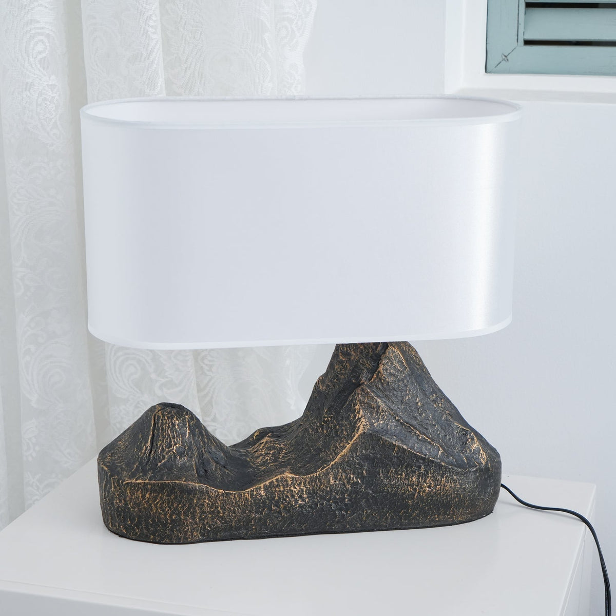 Della lámpara de mesa de resina natural