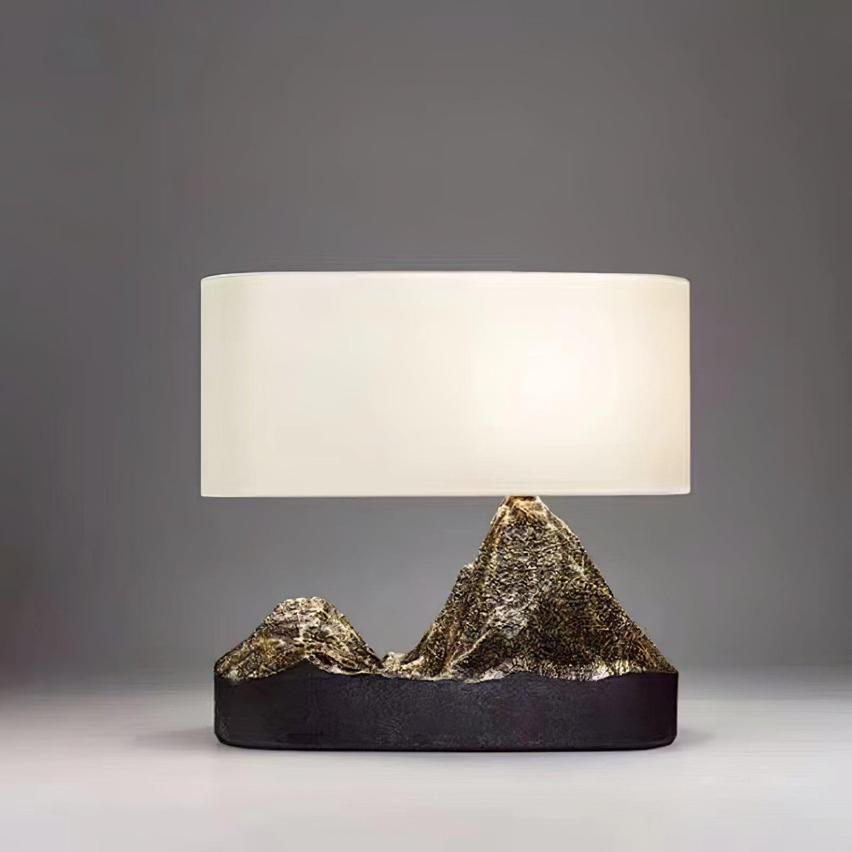 Della lámpara de mesa de resina natural