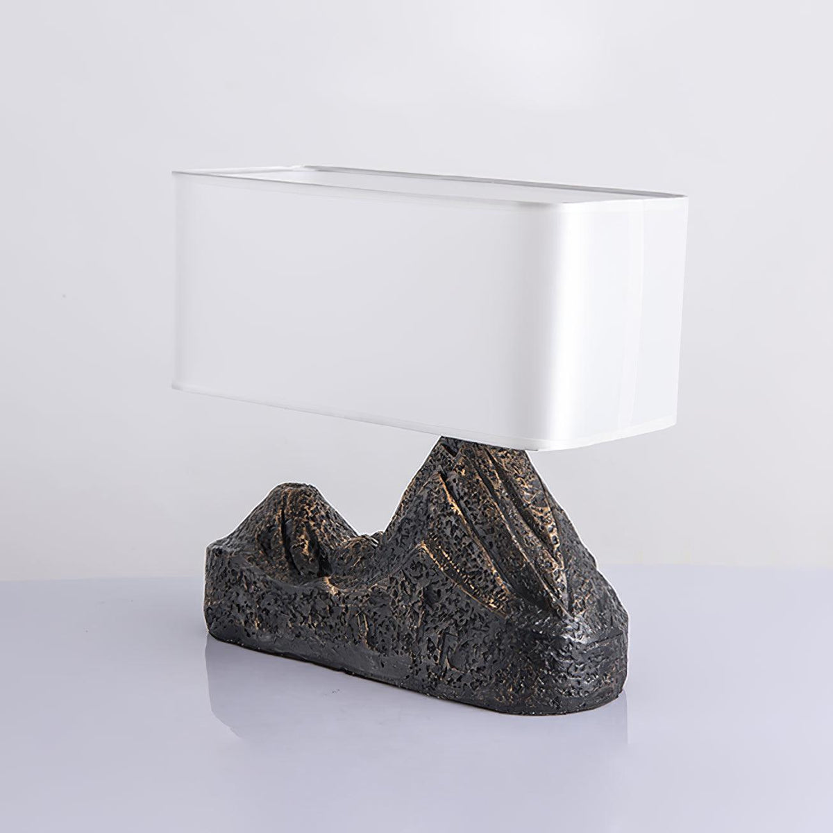 Della lámpara de mesa de resina natural