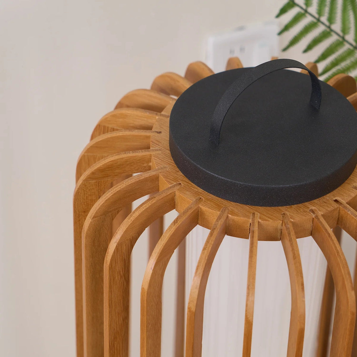 Fern lámpara de mesa