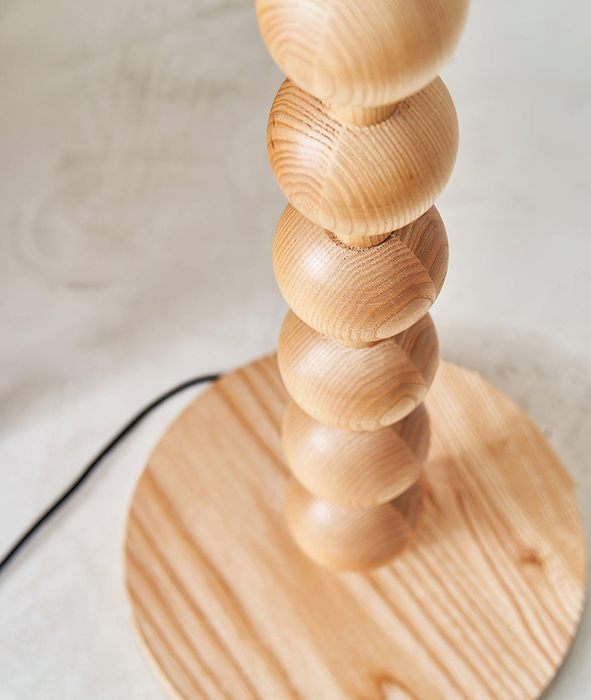 Lyliril lámpara de pie de madera