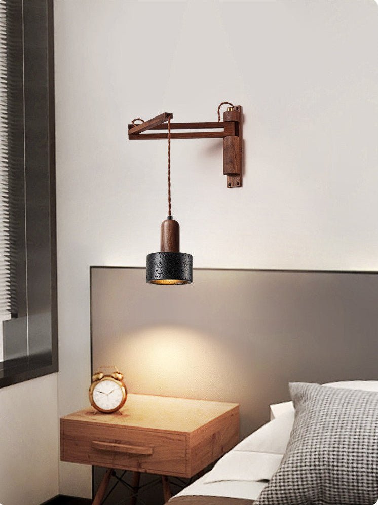 Vamki aplique de pared regulable negro con travertino y madera