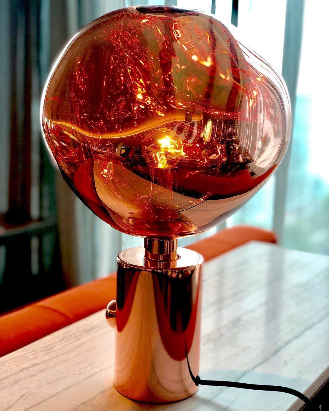 Velan lámpara de mesa artística