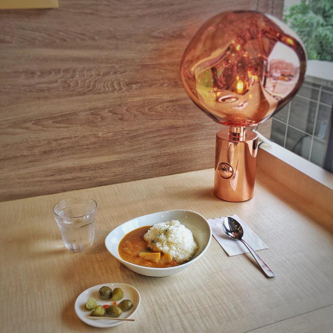 Velan lámpara de mesa artística