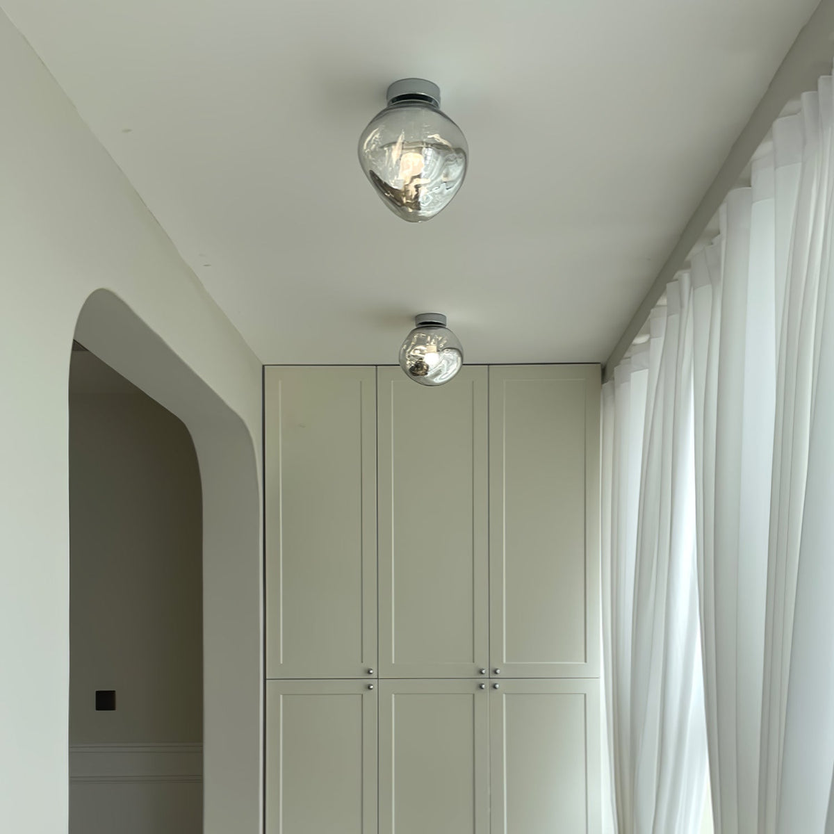 Leni aplique de pared con vidrio ámbar