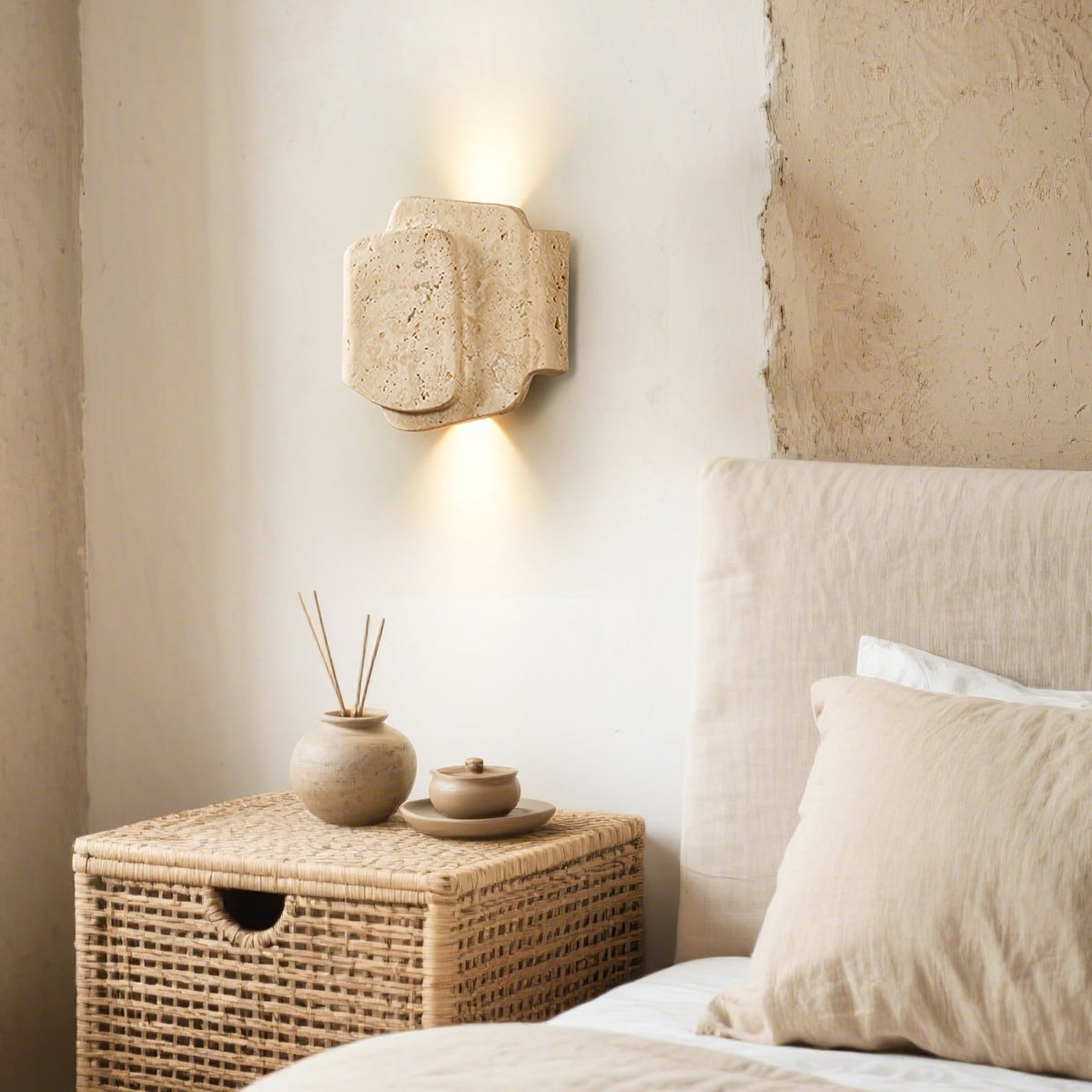 Qirven aplique de pared en travertino