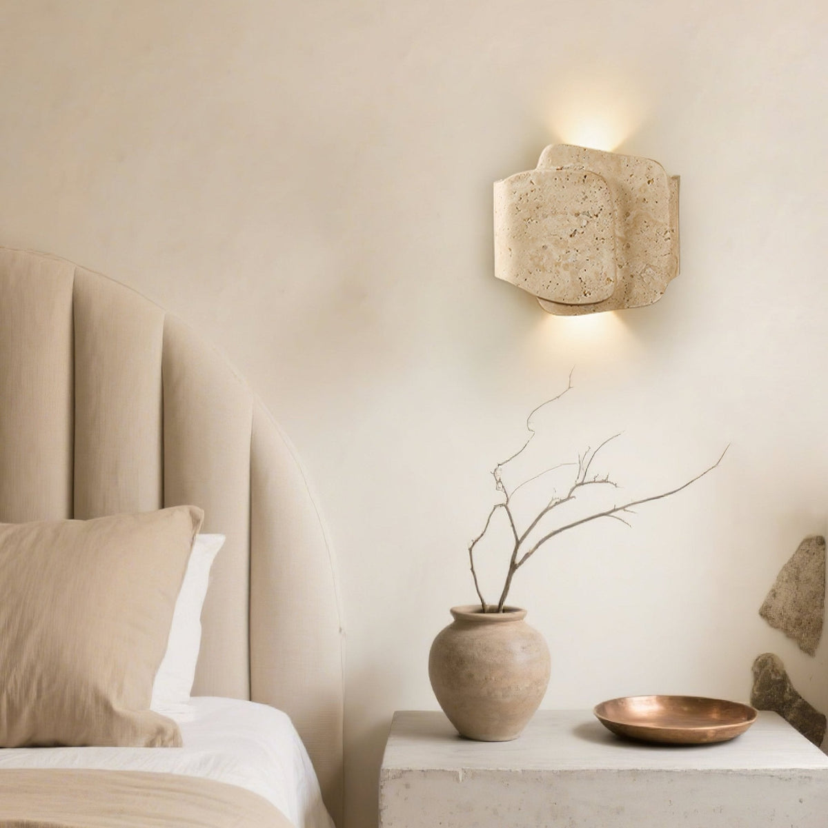 Qirven aplique de pared en travertino