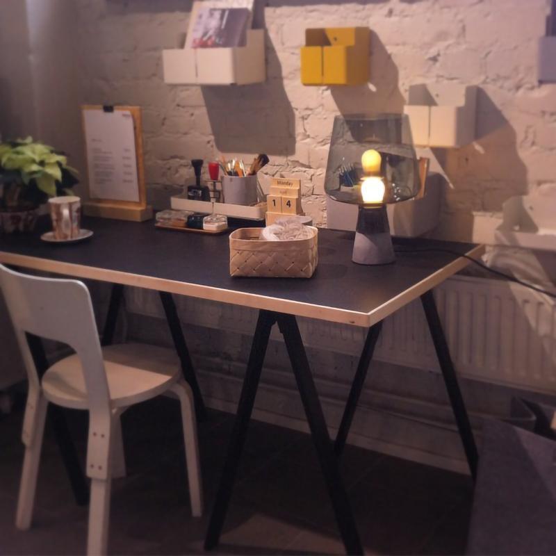 Elairella lámpara de mesa minimalista en cemento