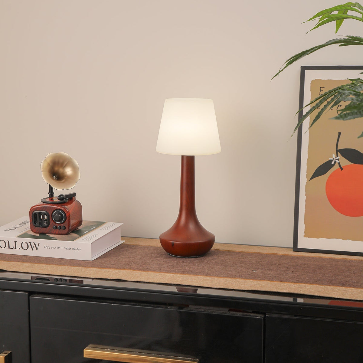 Bello lámpara de mesa de madera