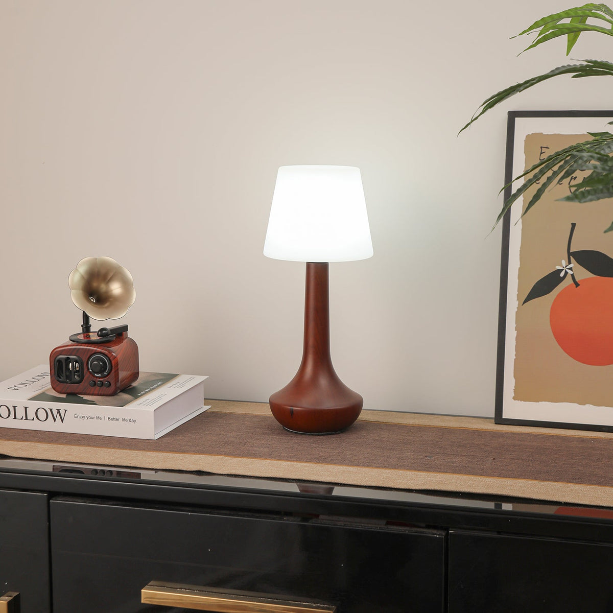 Bello lámpara de mesa de madera