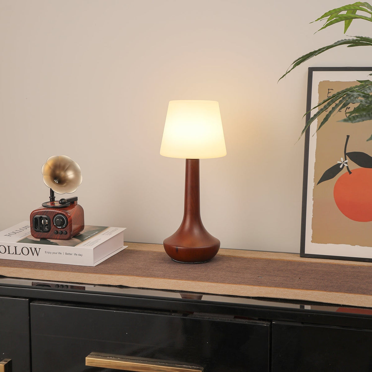 Bello lámpara de mesa de madera