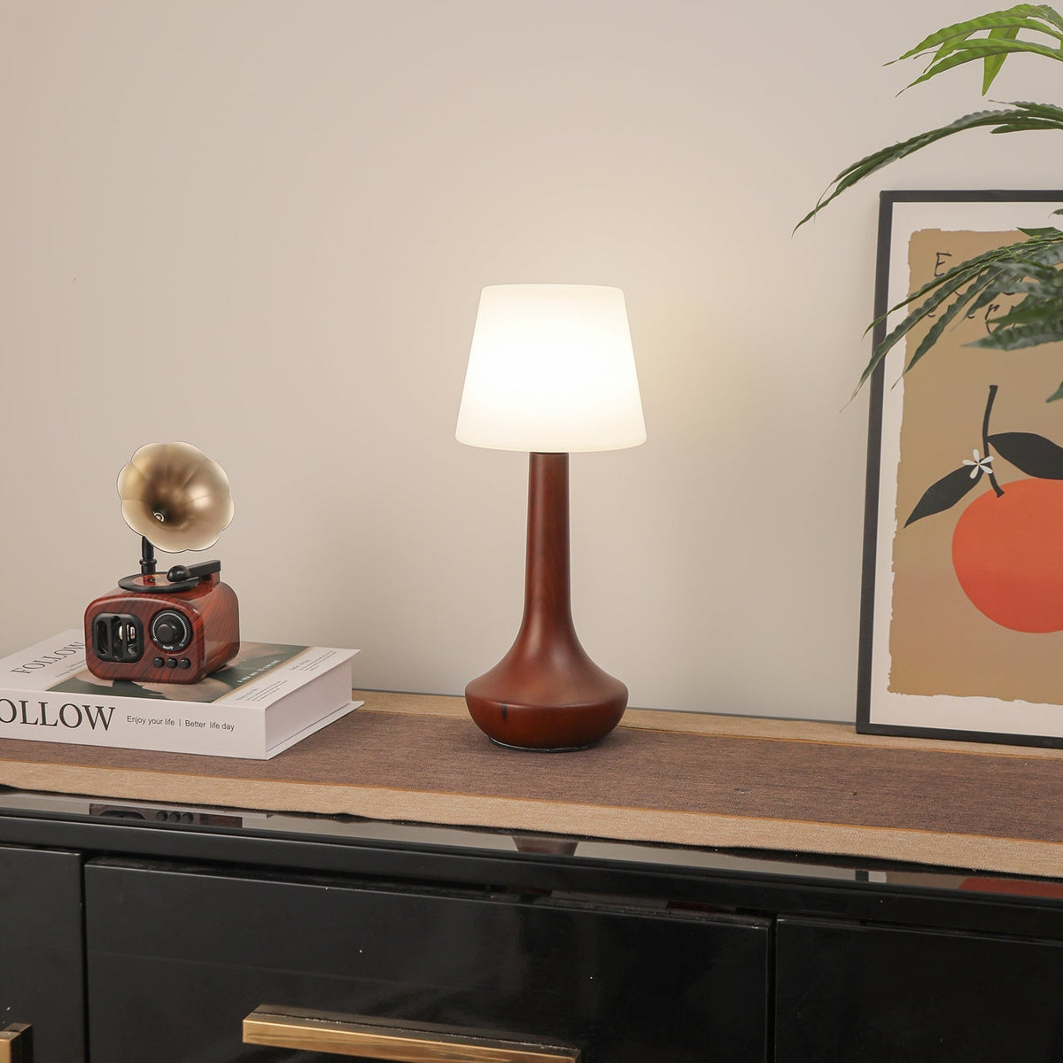 Bello lámpara de mesa de madera