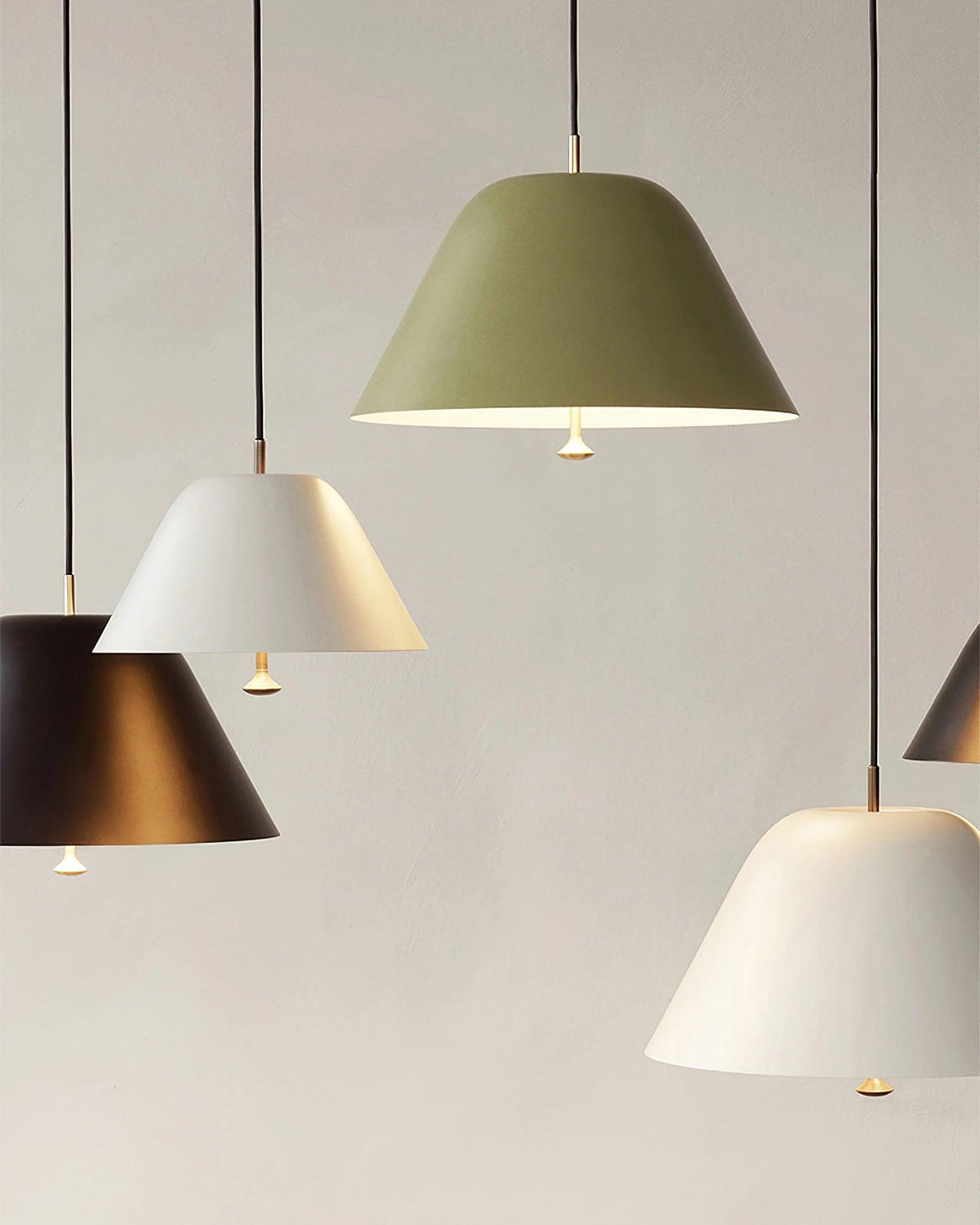 Lámpara colgante moderna de metal en verde y blanco minimalista