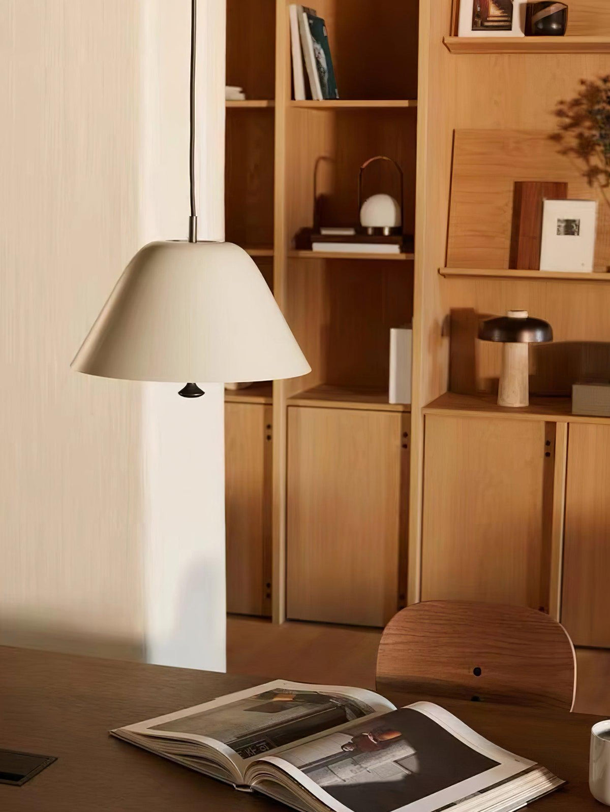 Evir lámpara colgante en vidrio, latón y estilo minimalista